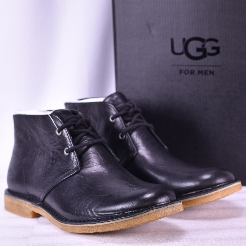 Men's UGG Leighton Black Leather Chukka Boots